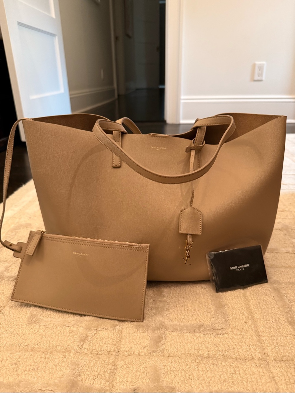 Saint Laurent Beige Leather Tote with Matching Pouch and dust bag - Picture 4 of 7